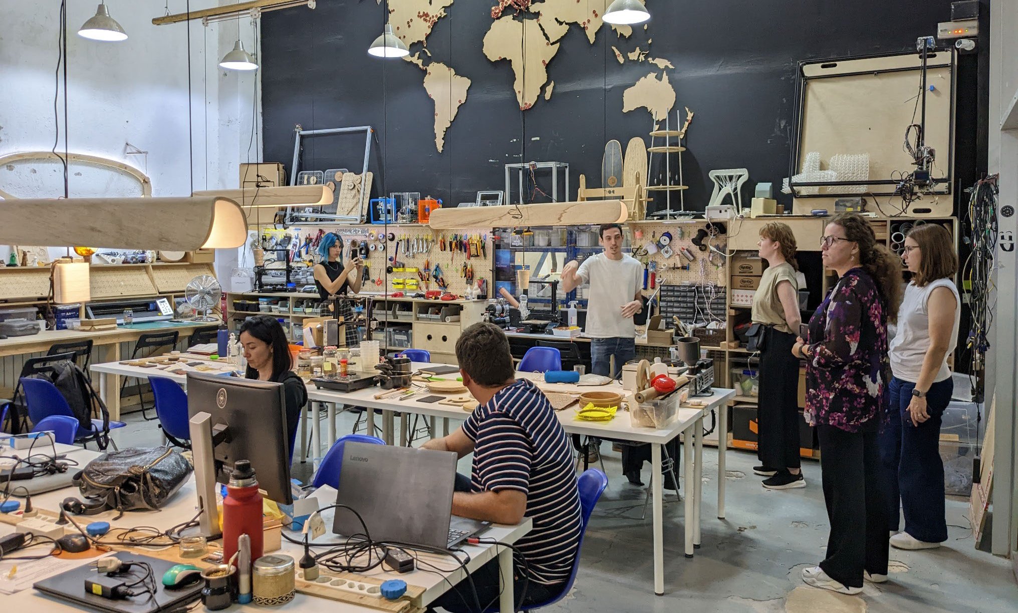 The Student business idea development roadmap is the basis of the Makeademy program
