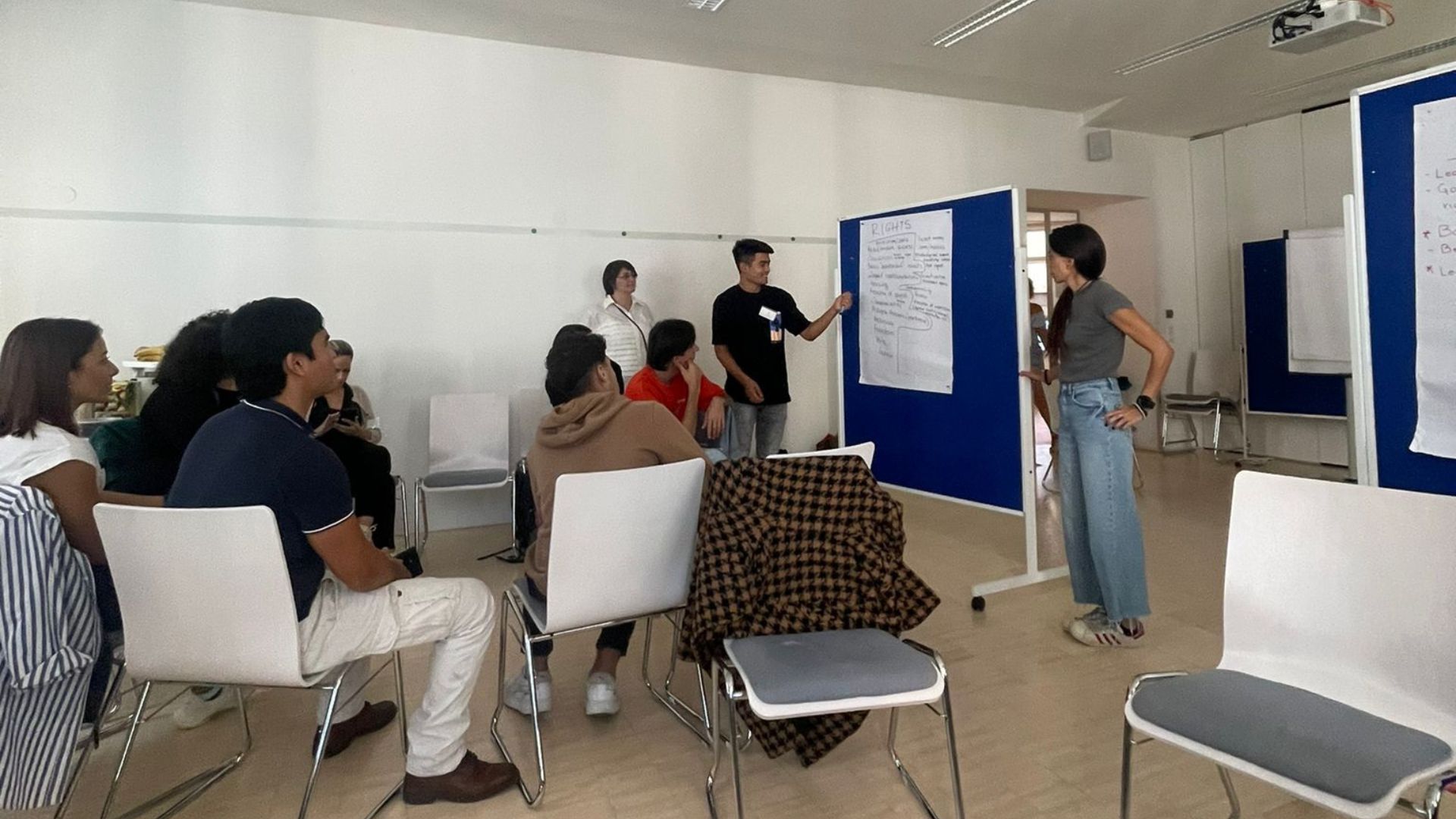 Ripensare l’autonomia senza acronimi: riflessioni dalla formazione locale