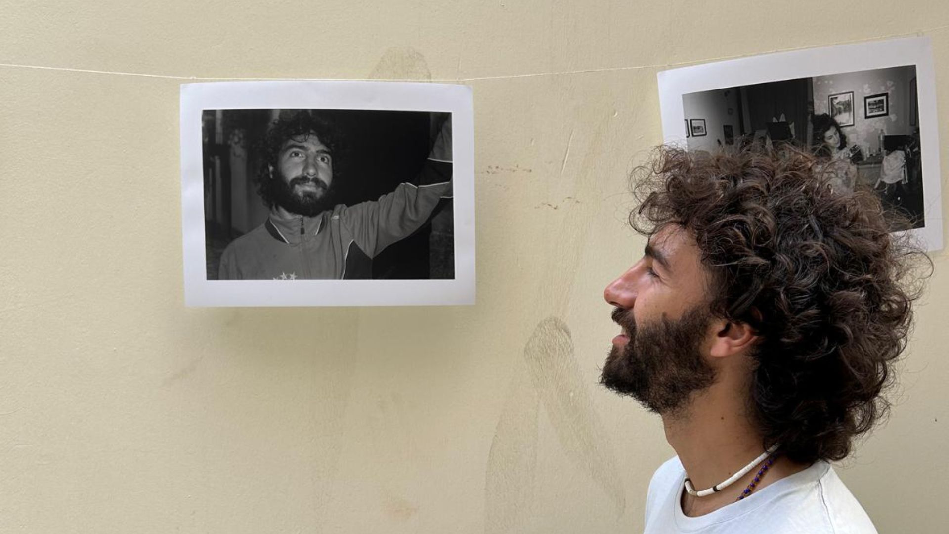 Il vernissage EU-CARES: conflitto urbano in fotografia analogica