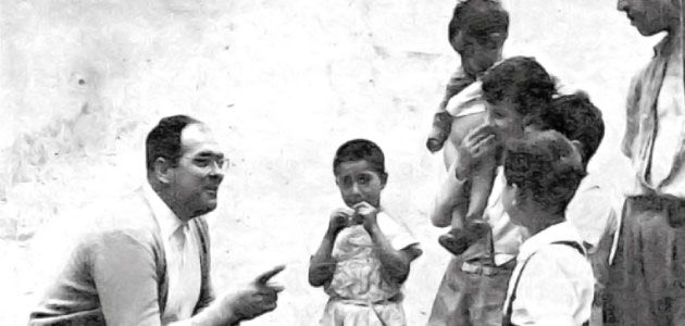 Danilo Dolci parla con i bambini