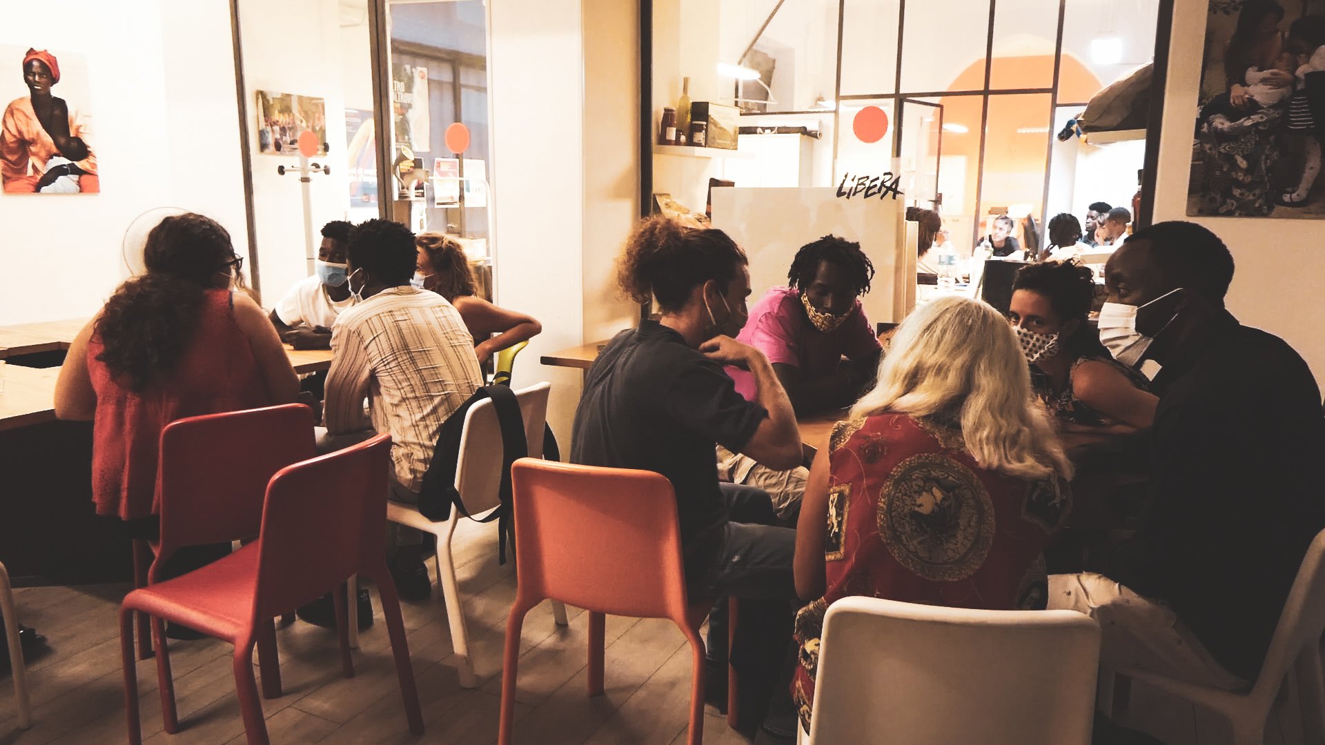 Gestire la diversità nel mondo del lavoro coinvolgendo le comunità locali