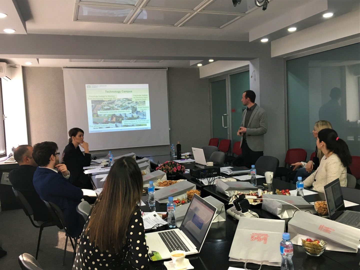 DiMenSion: Marketing management per creare imprese sostenibili