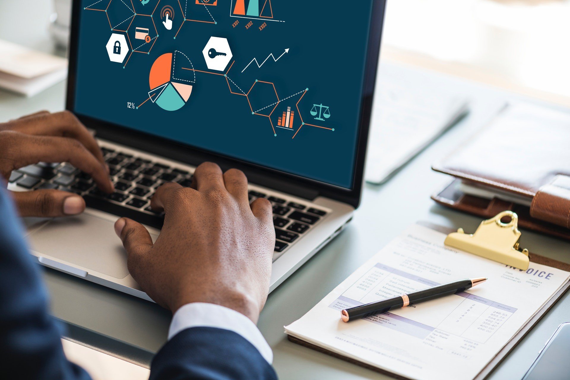 DISC: Migliorare le competenze digitali dei migranti e la cittadinanza attiva