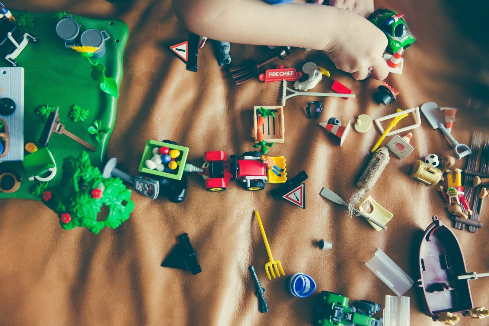 Art and playful activities with children: EVS Follow the wind