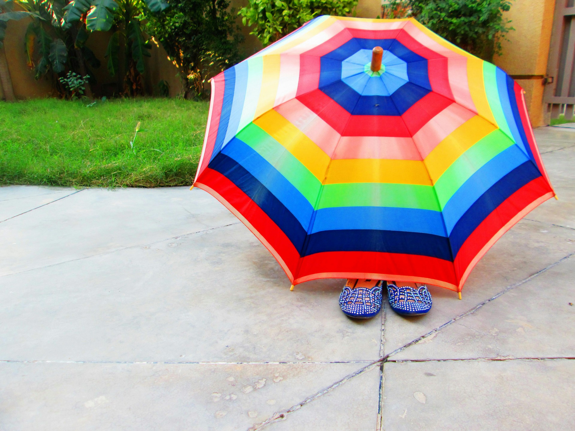 Protecting minors in communities: from theory to shared responsibility