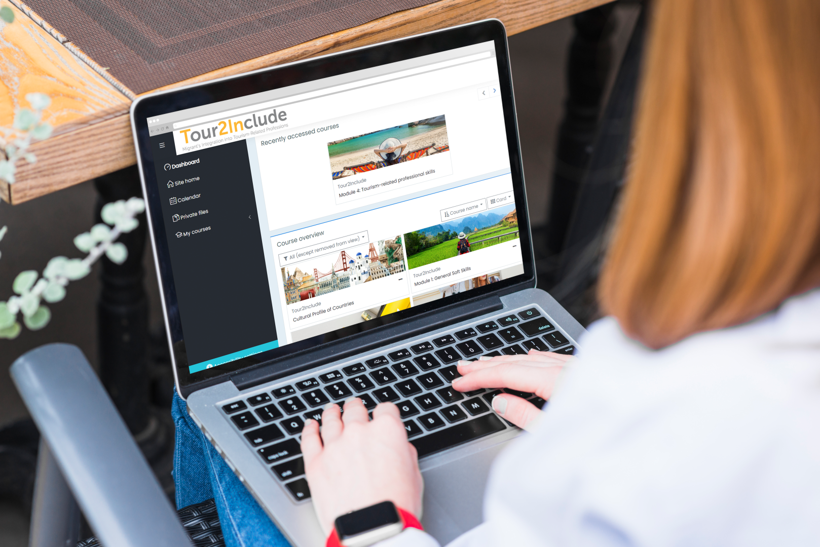 La piattaforma e-Learning di Tour2Include è finalmente online: opportunità di upskilling per l’occupabilità delle persone immigrate